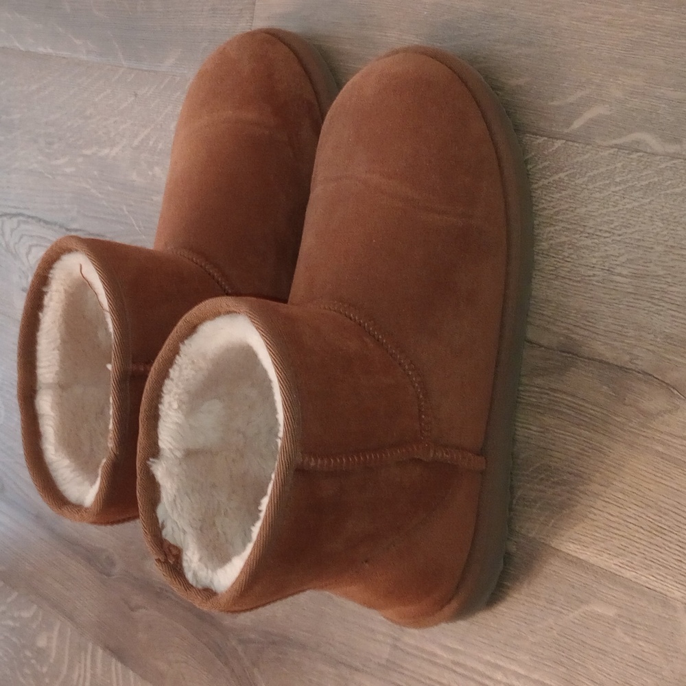 ZIZOR - Sherpa "UGG" Booties - Size: 9